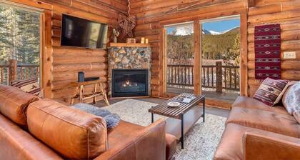 Private Luxurious Cabin w spa Near Breckenridge