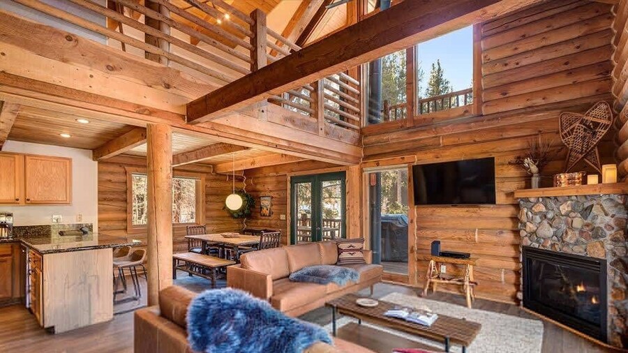 Private Luxurious Cabin w spa Near Breckenridge