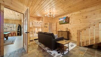 Suite | 4 bedrooms, Internet
