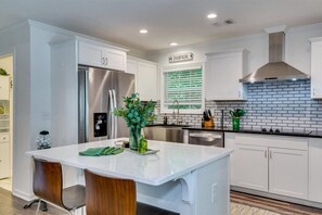 Private kitchen - Southern Luxury Retreat Augusta Nat l Golf Vibes (Augusta)