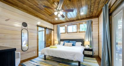 Family-friendly Broken Bow Cabin w spa Game Room