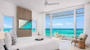 Apartment | 3 bedrooms, Internet - Luxe Oceanfront Penthouse Hot Tub Daily Cabana (Providenciales)