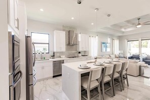 House | 4 bedrooms, Internet - Exquisite Vanderbilt Beach Luxury Getaway (Naples)
