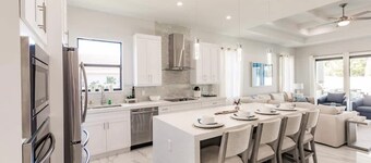 Exquisite Vanderbilt Beach Luxury Getaway