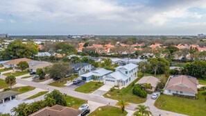 House | 4 bedrooms, Internet - Stunning Vanderbilt Beach House With Heated Pool (Naples)