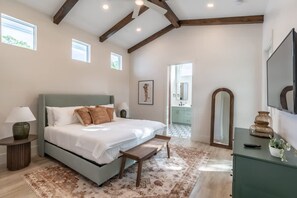 House | 4 bedrooms, Internet - Stunning Vanderbilt Beach House With Heated Pool (Naples)