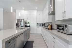 House, Accessible | 5 bedrooms, Internet - Sparkling new Vanderbilt Beach Luxury Escape (Naples)