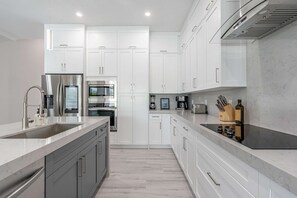 House, Accessible | 5 bedrooms, Internet - Sparkling new Vanderbilt Beach Luxury Escape (Naples)