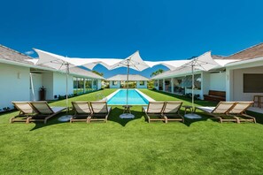 Villa - Oceanfront Luxury Villa Infinity Plunge Pools (Providenciales)