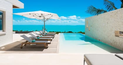 Oceanfront Luxury Villa Infinity Plunge Pools