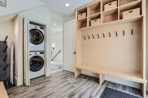 Casa | 4 quartos, escrivaninha, acesso à internet de alta velocidade