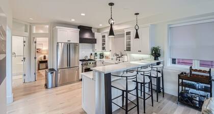 Old Town Ski-in Out Hot Tub Walk to Main St