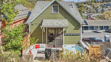 Casa | 4 quartos, escrivaninha, acesso à internet de alta velocidade