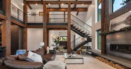 Architecturally Stunning Cle Elum Luxury Retreat