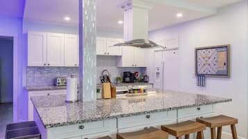 House | 4 bedrooms, Internet