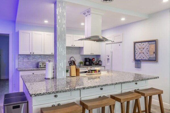 House | 4 bedrooms, Internet