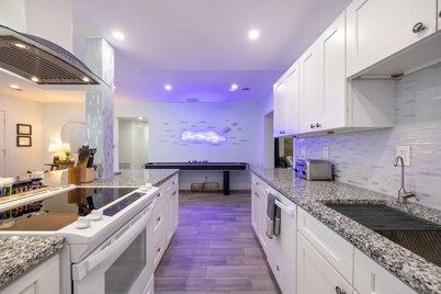 Fun Family-friendly Largo Home Heated Pool