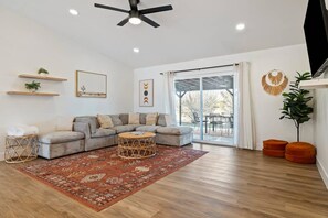 House, Accessible | 4 bedrooms, Internet - J-tree Bungalow With Large Hot Tub Views Patio (Joshua Tree)