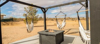 J-tree Bungalow With Large Hot Tub Views Patio