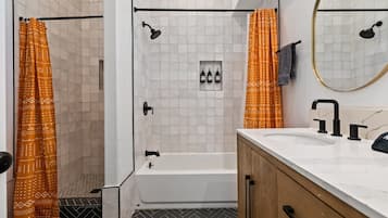 Ferienhaus, barrierefrei | Badezimmer