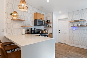 House, Accessible | Private kitchen - J-tree Bungalow With Large Hot Tub Views Patio (Joshua Tree)