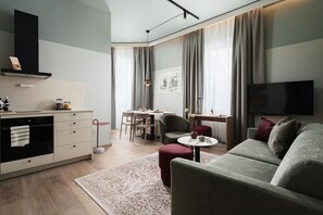 Apartment, 2 Bedrooms | Living area | 50-inch Smart TV with digital channels - Vander Altona (Bergen)