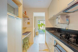 Fridge, microwave, oven, cookware/dishes/utensils