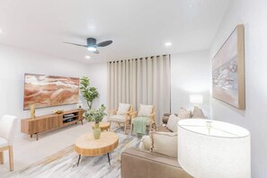 TV, video games - Ocean & Pool view I Beach front I Near Flagler 2BR (New Smyrna Beach)