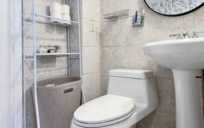 Dusche, Handtücher, Seife, Toilettenpapier