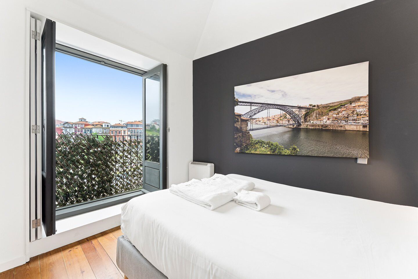 1 habitación, tabla de planchar con plancha, internet y ropa de cama 