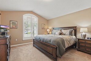 4 bedrooms, iron/ironing board, travel crib, free WiFi