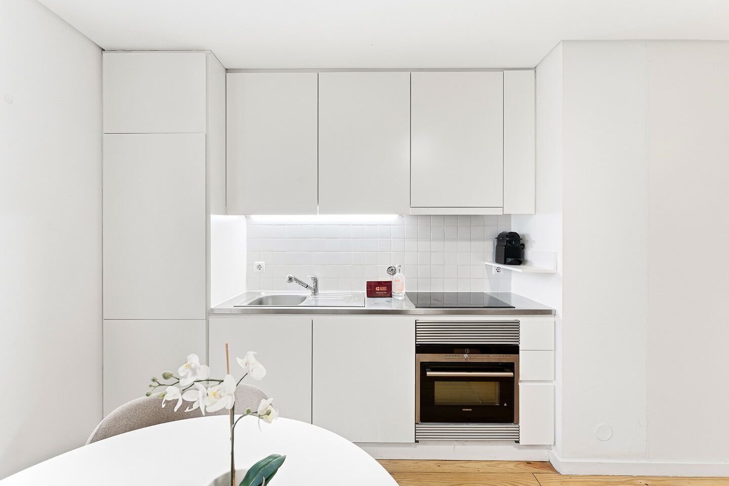 Réfrigérateur, micro-ondes, four, lave-vaisselle