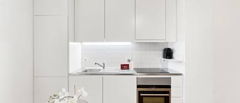 Réfrigérateur, micro-ondes, four, lave-vaisselle