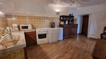 Refrigerador, microondas, horno y lavavajillas