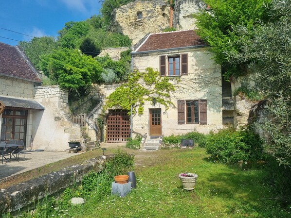Exterior - Semi-cave house MONTRICHARD(41) near Beauval and Chenonceaux zoos (Montrichard Val de Cher)