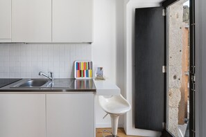 Refrigerador, microondas, horno y lavavajillas