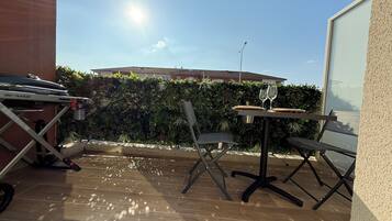Suite Eden Spa,  AppartâhĂŽtel bien ĂȘtre , patio, vue jardin | Terrasse/Patio