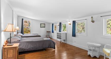 Massive Group Chalet w/ Spa, fireplace, 10 Bedrooms – 12 to 48 Guests