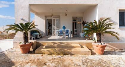 Residenza Artistica - Artista Mare by BarbarHouse