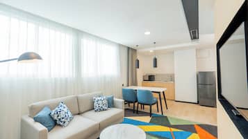 Suite, 1 Bedroom | Minibar, in-room safe, desk, laptop workspace