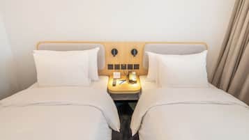 Standard Room, 2 Single Beds | Minibar, in-room safe, desk, laptop workspace