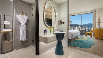 Standard Room, 1 King Bed, Balcony (Super King) | WiFi