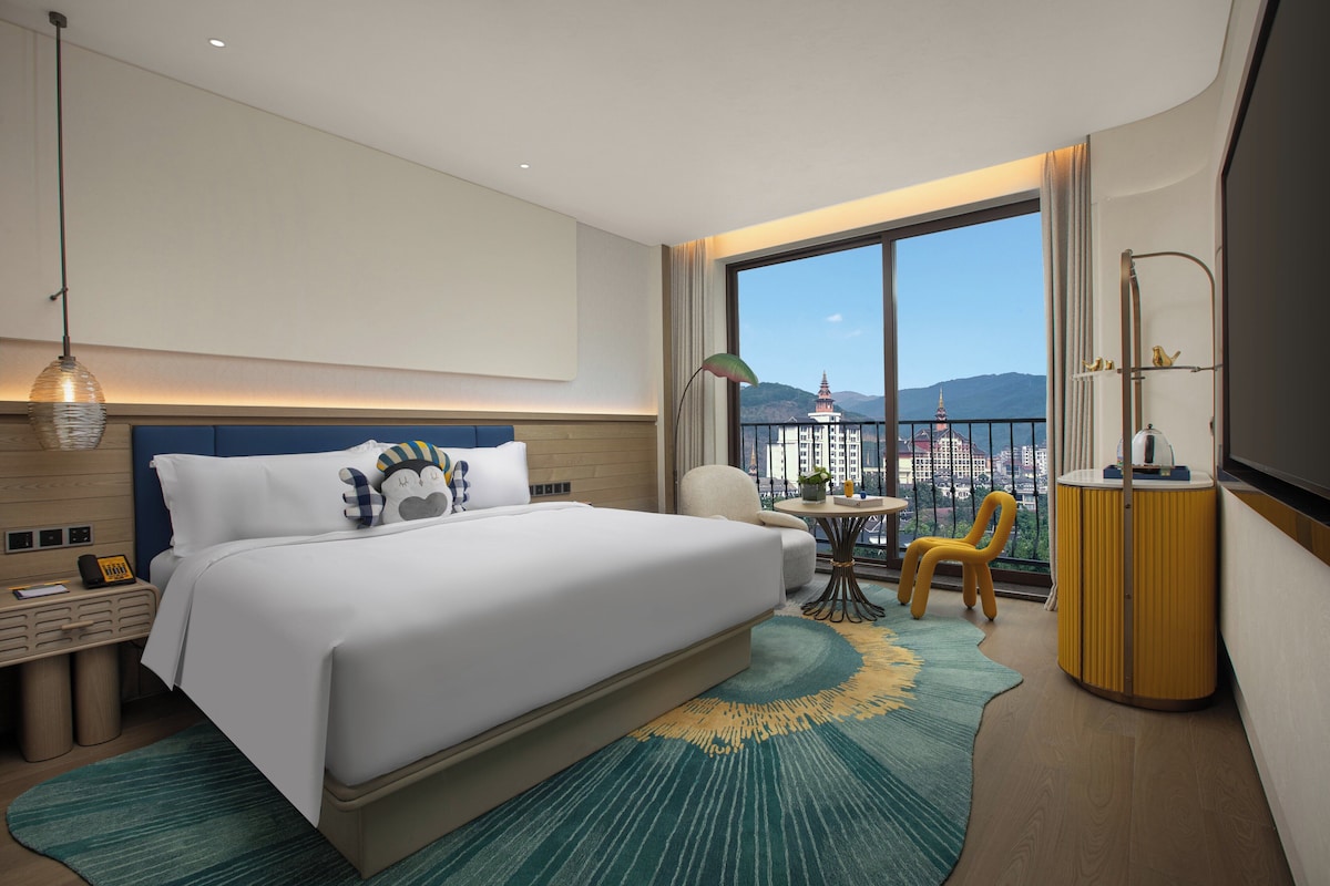 Standard Room, 1 King Bed, Balcony (Super King)