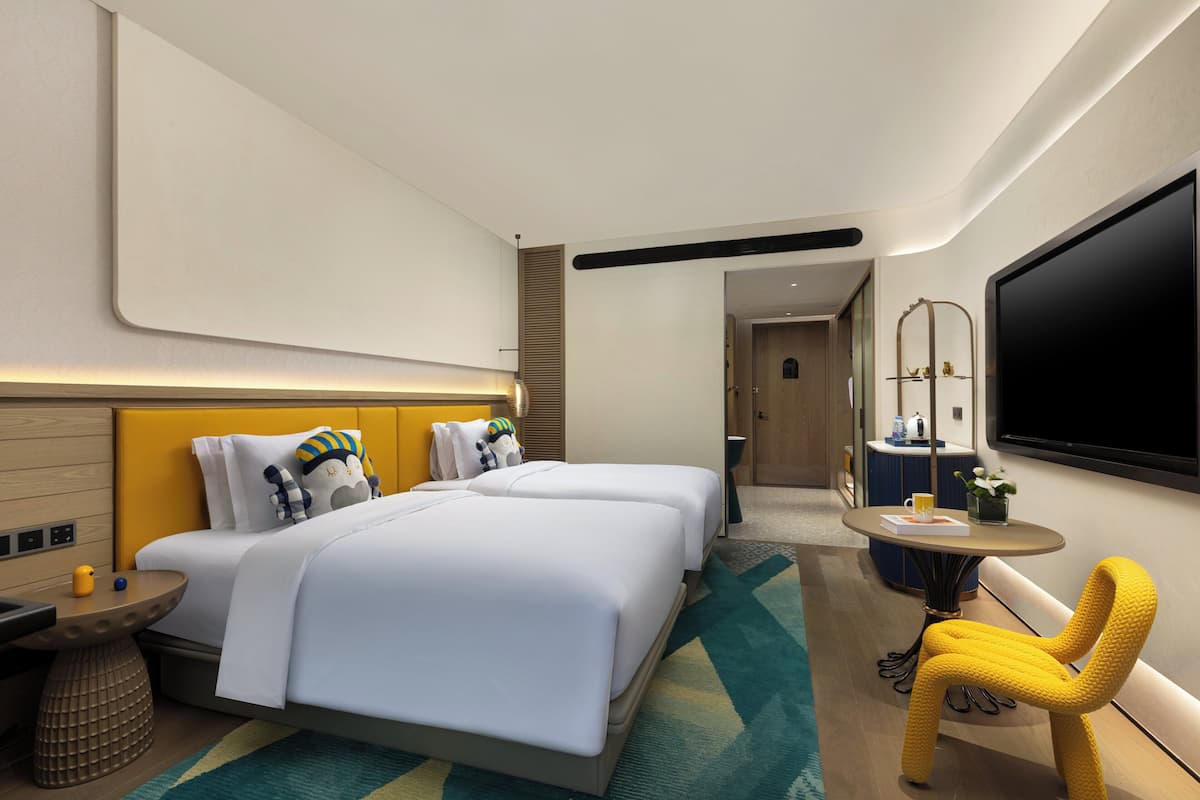 Grand Room, Multiple Beds, Balcony