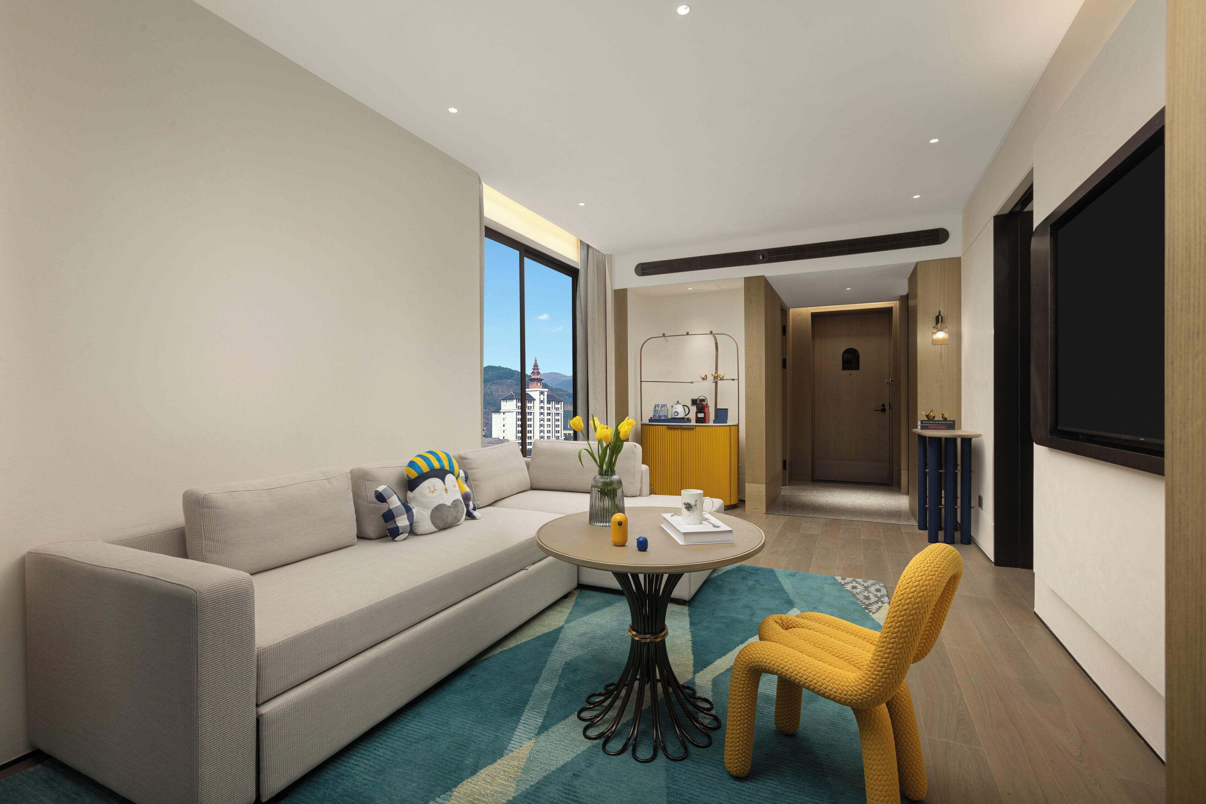 Business-Suite, 1 Schlafzimmer, Balkon (Golden Pagoda View) | Hochwertige Bettwaren, kostenlose Minibar, Zimmersafe