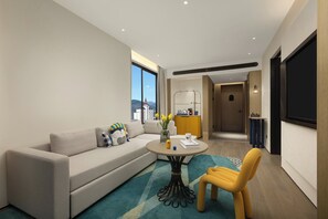 Business Suite, 1 Bedroom, Balcony (Golden Pagoda View) | Premium bedding, free minibar, in-room safe, individually decorated - voco Xishuangbanna Gaozhuang by IHG (Xishuangbanna Dai)