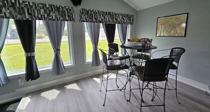 Fishermen and large groups will love this spacious building! Plenty of parking!