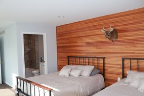 6 bedrooms, desk, iron/ironing board, free WiFi