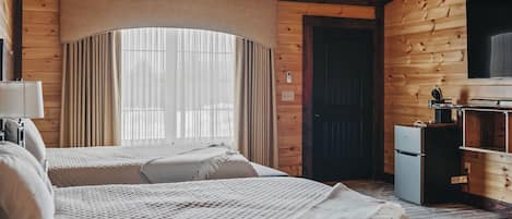 1 bedroom, desk, bed sheets