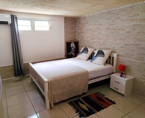 1 bedroom, iron/ironing board, WiFi, bed sheets - Charming studio in Saint-Joseph - A haven of peace and discovery. (Saint-joseph)